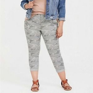 Torrid Gray Camo Cropped Pants